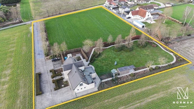 Prachtig domein met volledig instapklare villa, grote tuin