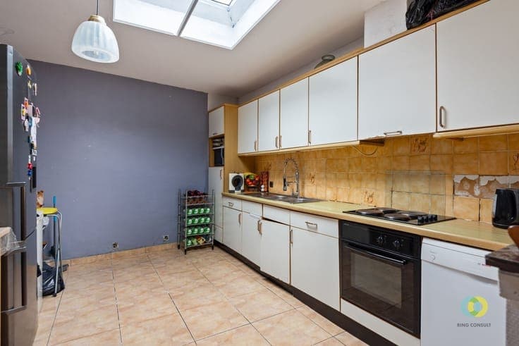 Veelzijdige woning met mogelijkheid handel