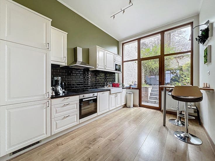 Vautier : Investment property comprising 3 units