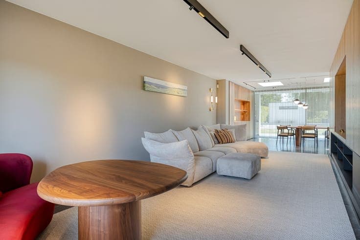 TOP-CLASS, quiet location, swimming pool, plot 4,200 m2