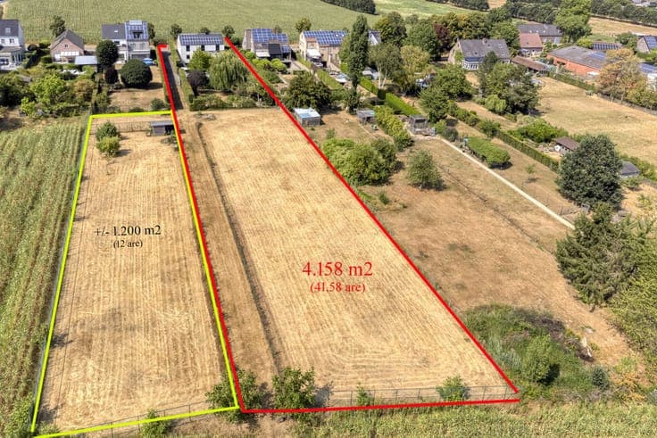 TOP-CLASS, quiet location, swimming pool, plot 4,200 m2