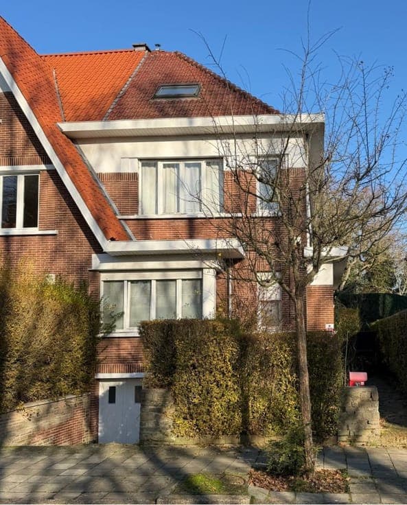 Family Home with 3–4 Bedrooms, Garden and Terrace