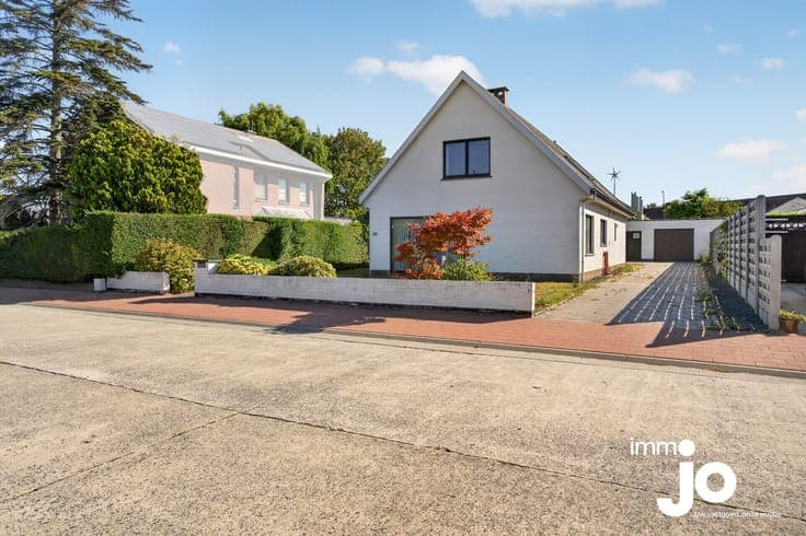 Spacious villa/bungalow in a quiet location in Stene with...