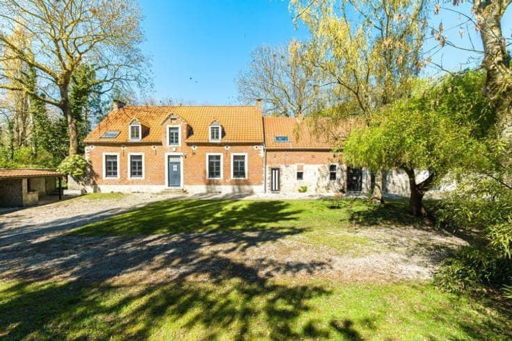 A stunning property on nearly 2 hectares !