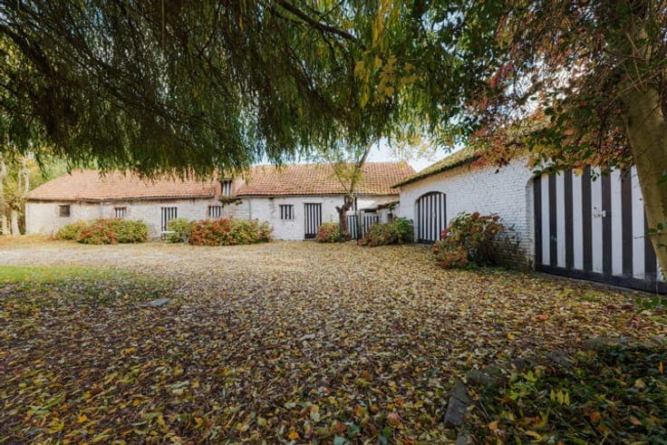 A stunning property on nearly 2 hectares !