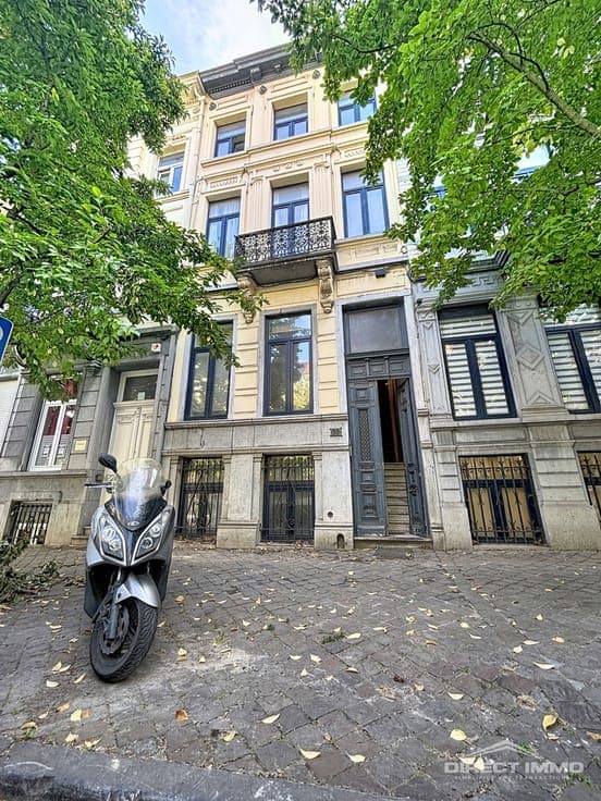 House in Brussels ±260 m² + garden ±155 m²! (2 appartments)