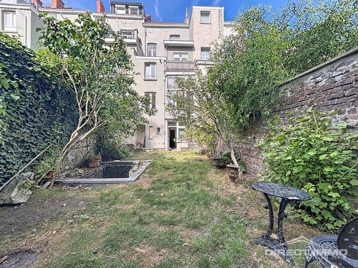 House in Brussels ±260 m² + garden ±155 m²! (2 appartments)