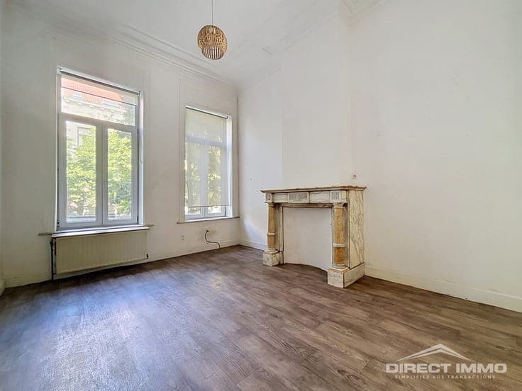 House in Brussels ±260 m² + garden ±155 m²! (2 appartments)