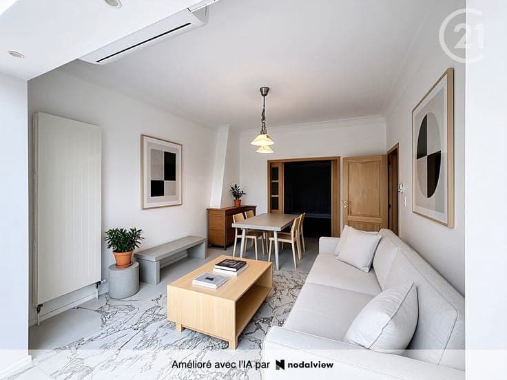 Great 3-sided house with 4 bedrooms, garden, and garage!