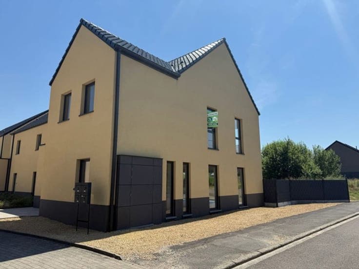 House in Saint-Ghislain Neufmaison