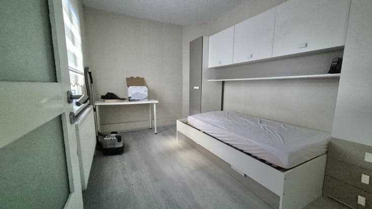 Ruime woning met grote achterkoer, gezellige leefruimte, ...