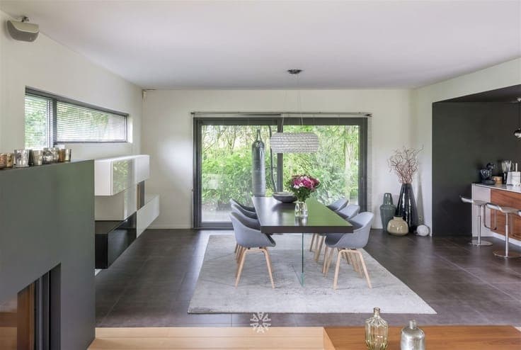 Uitzonderlijke villa op een perceel van 2.384 m² omgeven do