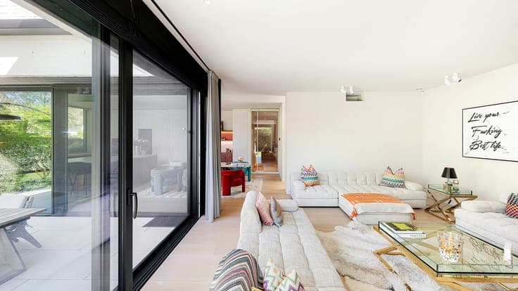 Luxury villa for sale in Knokke with pool and double garage