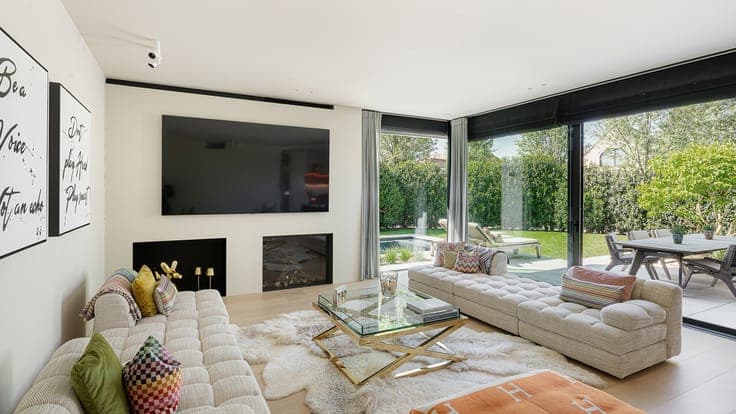 Luxury villa for sale in Knokke with pool and double garage