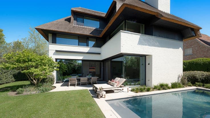 Luxury villa for sale in Knokke with pool and double garage