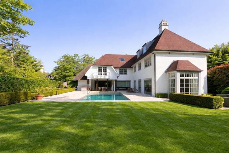 Move-in ready villa with pool near Zoute Golf Club, Knokke