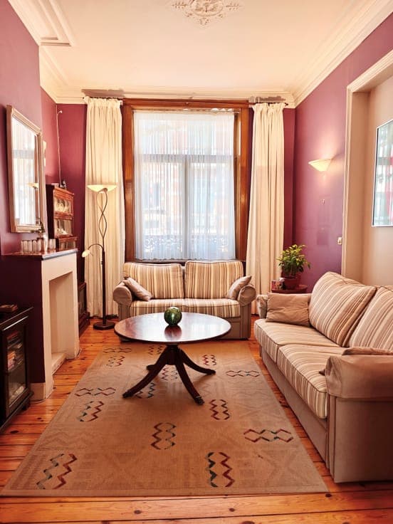Charming 5-bedroom single-family house with garden