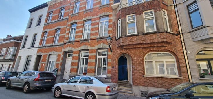 Large "bourgeoise" house with 6 bedrooms + office