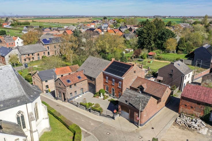 A superb property offering a wealth of possibilities in Linc