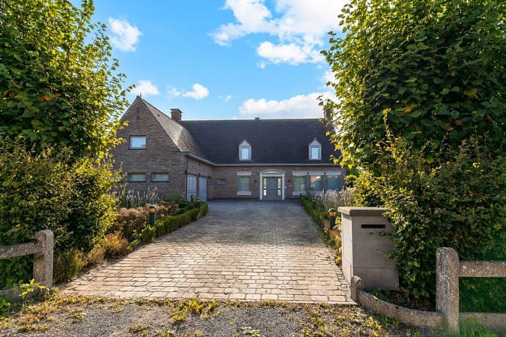Charmante villa met panoramisch zicht op een toplocatie