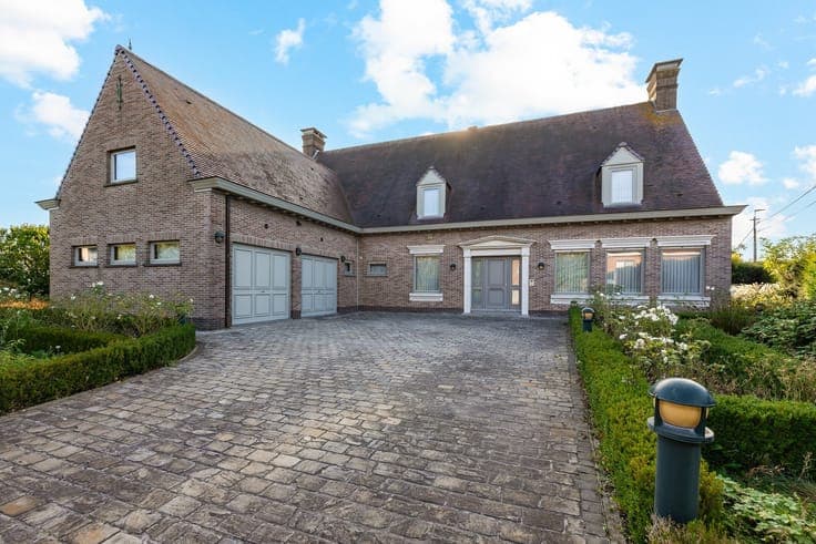 Charmante villa met panoramisch zicht op een toplocatie