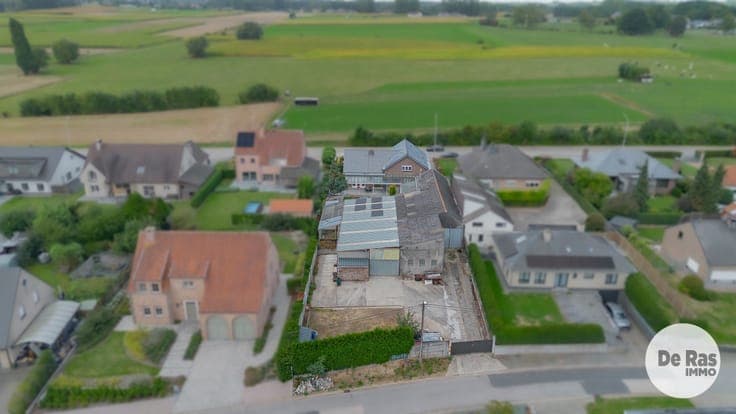 HERZELE - Ruime villa met magazijn op 16a18ca