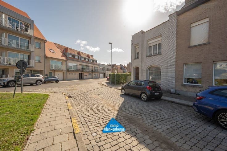 Te renoveren Woning met zicht op de Jachthaven – Rustige lig