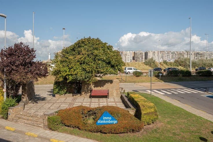 Te renoveren Woning met zicht op de Jachthaven – Rustige lig