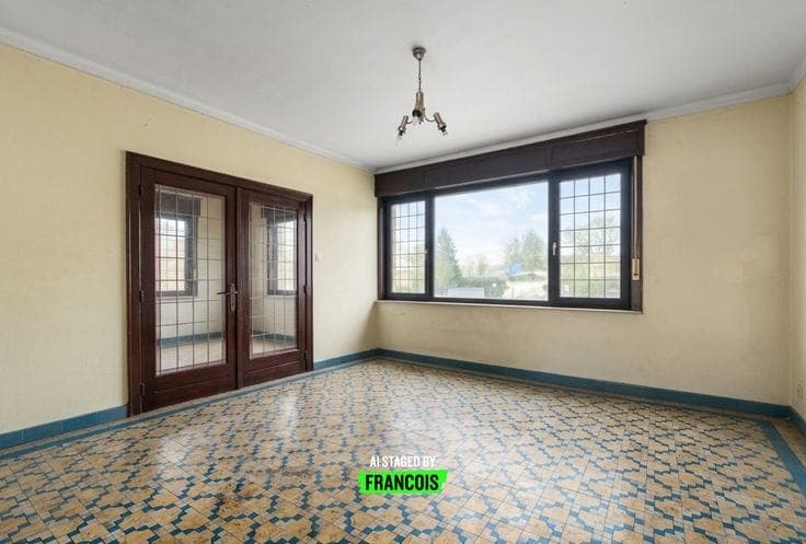 Townhouse with a large loft and plenty of potential for sal…