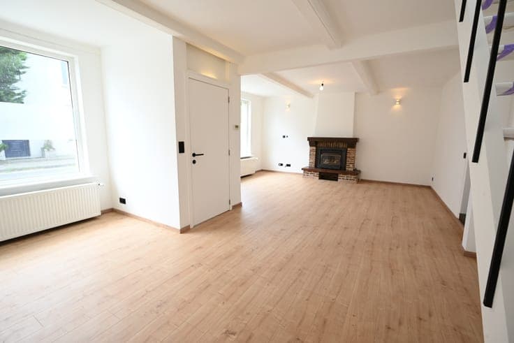 CHARMANTE woning met SUBLIEM UITZICHT op VELDEN met ACHTE...