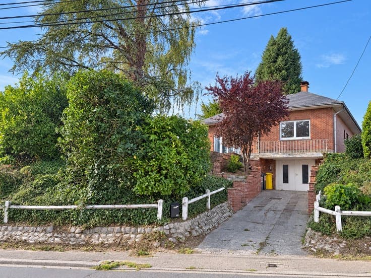 Renovated detached house, 2 bed (+2 possible), 600 m² plot