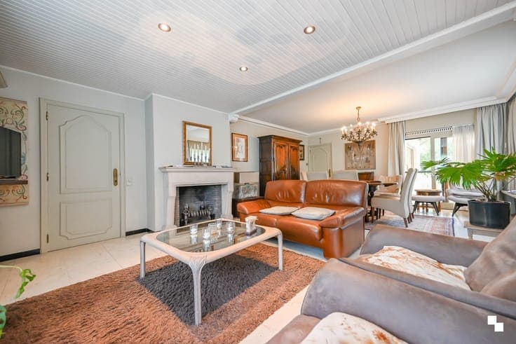 Charmante villa met ruime tuin, veelzijdige indeling en t...
