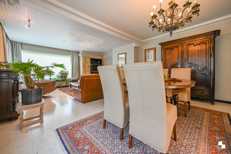 Charmante villa met ruime tuin, veelzijdige indeling en t...