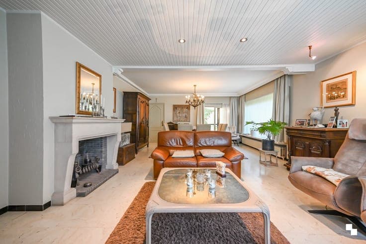 Charmante villa met ruime tuin, veelzijdige indeling en t...