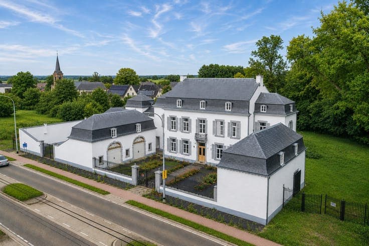 Uitzonderlijk historisch kasteeldomein op ruim 82 are in ...