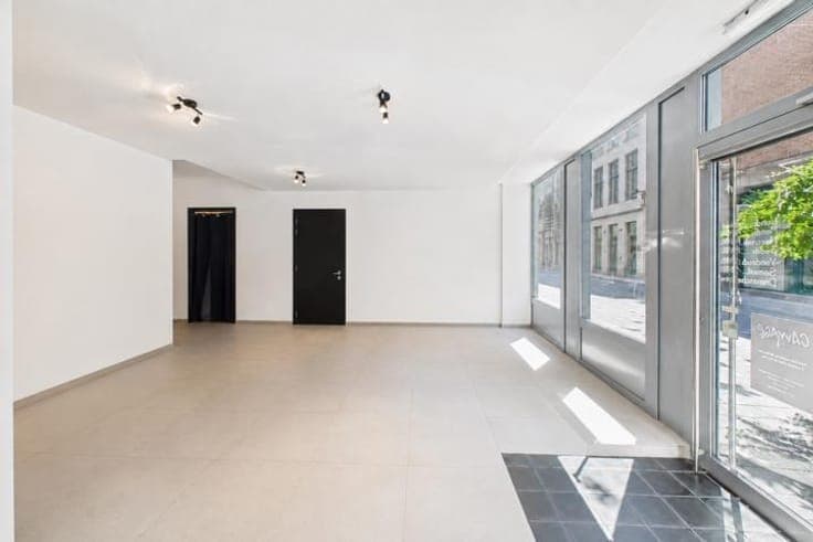 Investment opportunity: Investment property with commercial