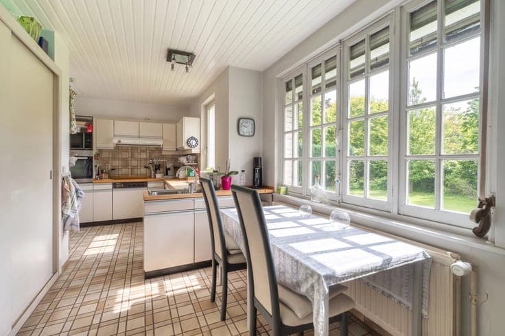 Place Dumon: Beautiful villa to renovate