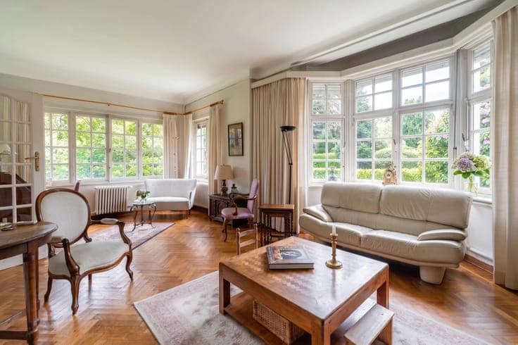 Place Dumon: Beautiful villa to renovate