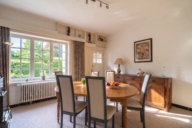 Place Dumon: Beautiful villa to renovate