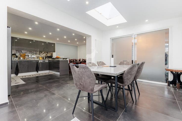 House 7 bedrooms for sale on LA LOUVIERE