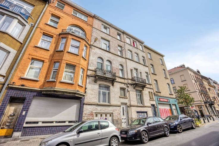 Investment Property Forest: 3 units, garage and yield