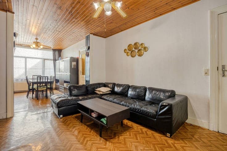 Investment Property Forest: 3 units, garage and yield