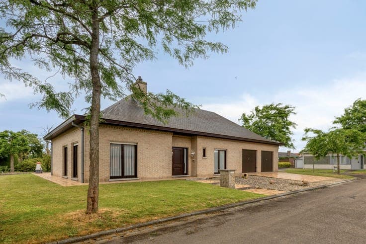 Top maintained villa in a quiet location in Moorsele