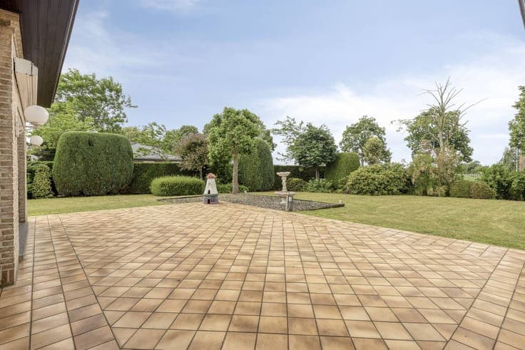 Top maintained villa in a quiet location in Moorsele