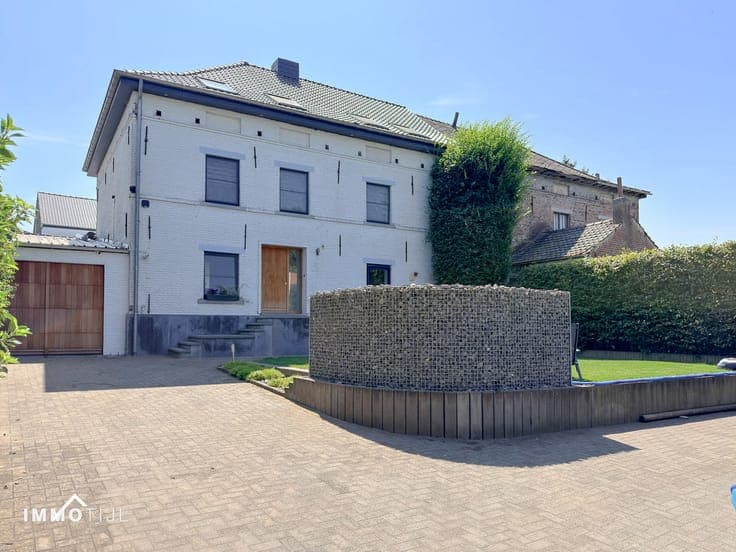 House in Roosdaal