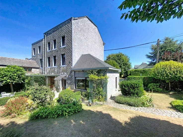 Big house with 4 bedrooms