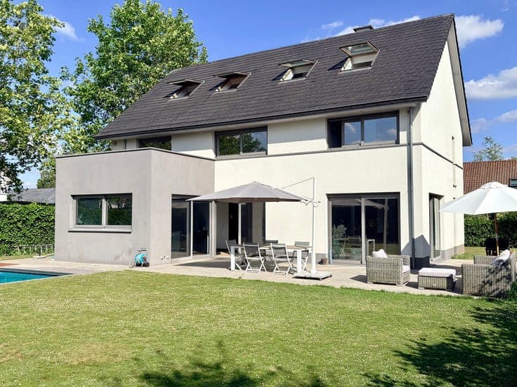 Spacious and bright villa
