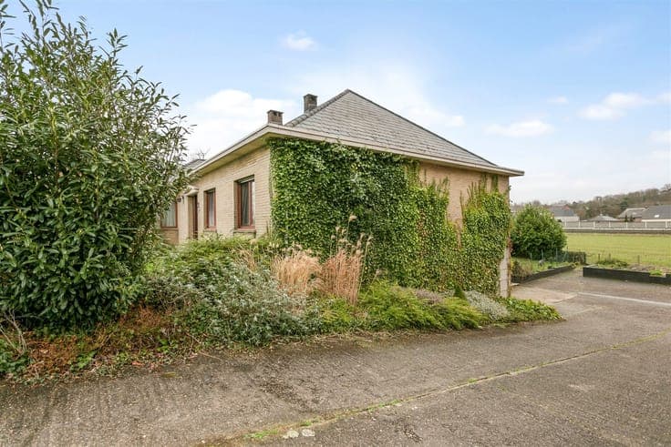 Spacious detached house, surrounded by green meadows and wi