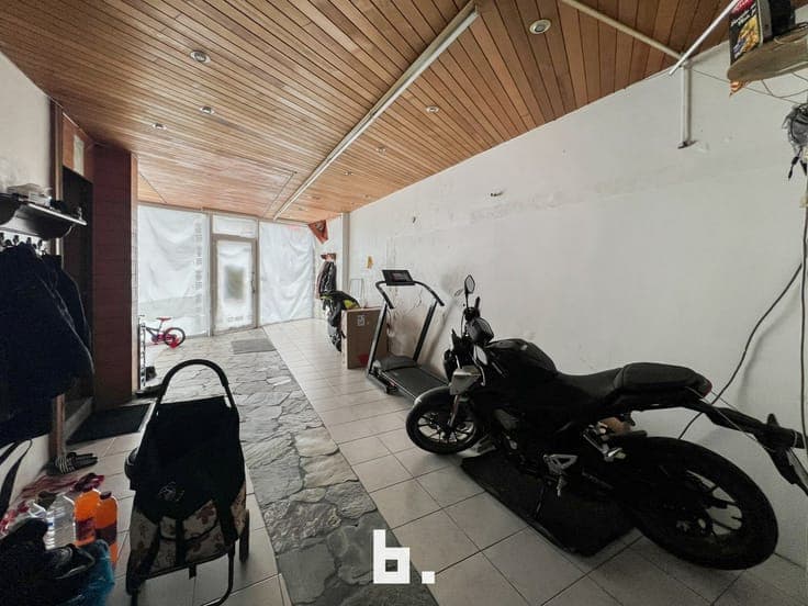 Commercial property with residence in Ostend