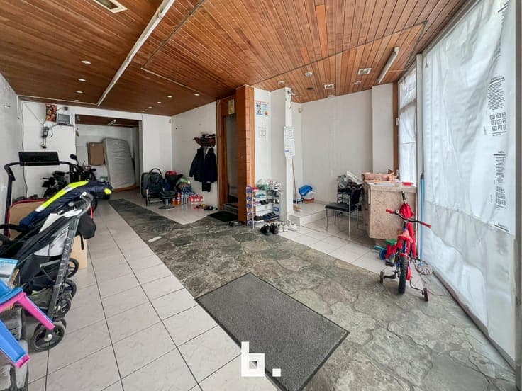 Commercial property with residence in Ostend